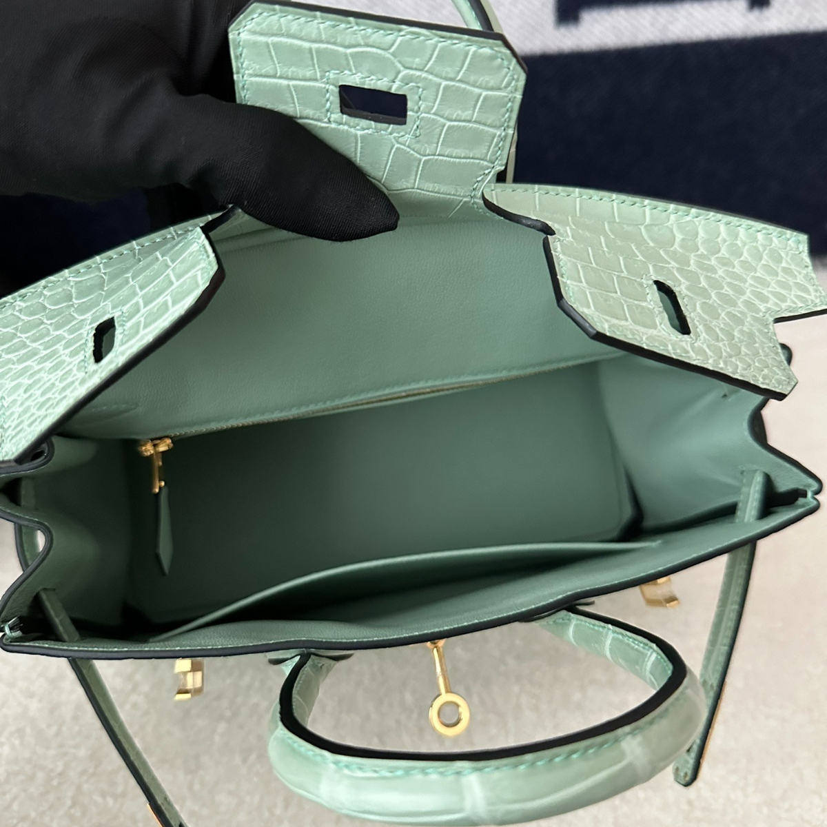 HERMÈS KELLY 28 VERT D'EAU ALLIGATOR – LIMITIERTE AUFLAGE