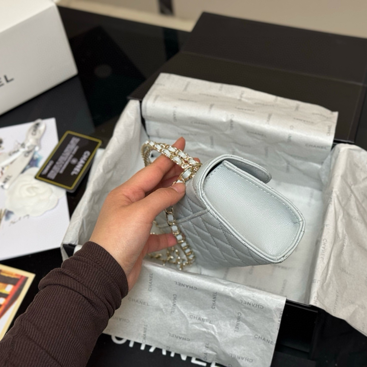 CHANEL CLASSIC FLAP EISGRAU